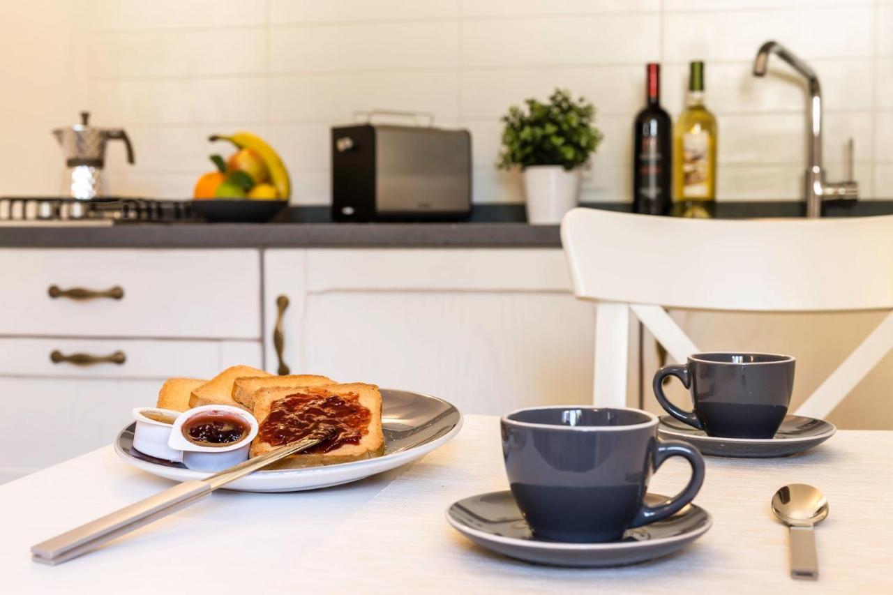Birkin Apartments Каляри Екстериор снимка