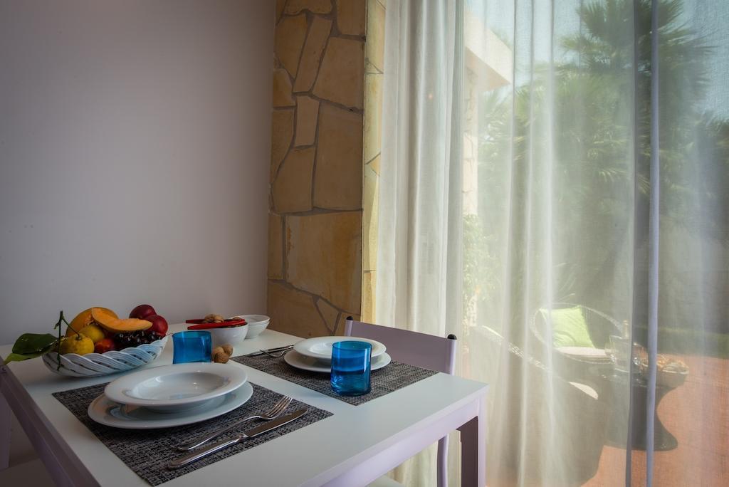 Birkin Apartments Каляри Екстериор снимка