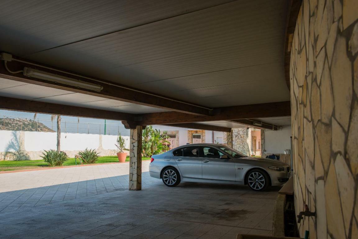 Birkin Apartments Каляри Екстериор снимка